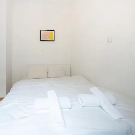 Spacious 1bdr In The Center With Free Parking 아파트
