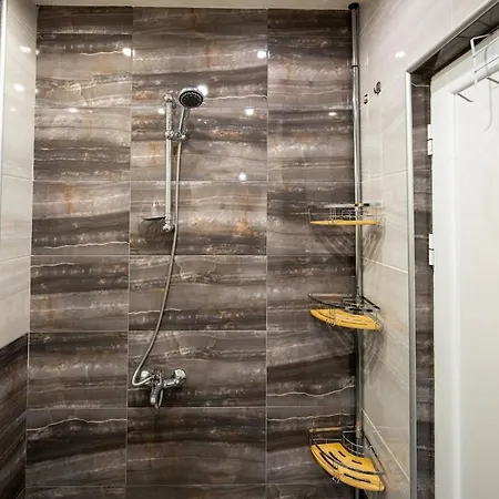 Spacious 1bdr In The Center With Free Parking 아파트
