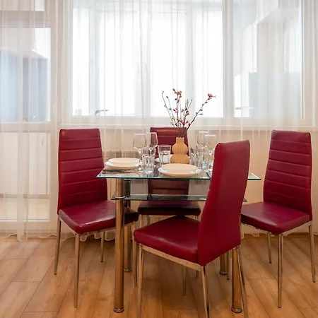 아파트 Spacious 1bdr In The Center With Free Parking