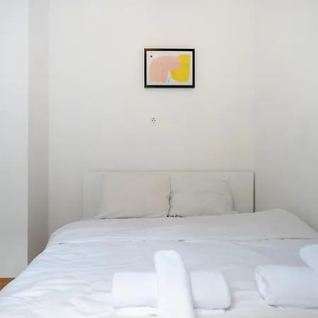 Spacious 1bdr In The Center With Free Parking * София