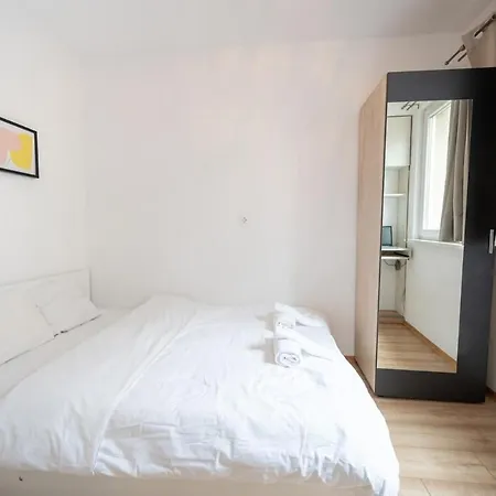 Spacious 1bdr In The Center With Free Parking Апартаменты