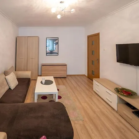 Apartment Spacious 1bdr In The Center With Free Parking *