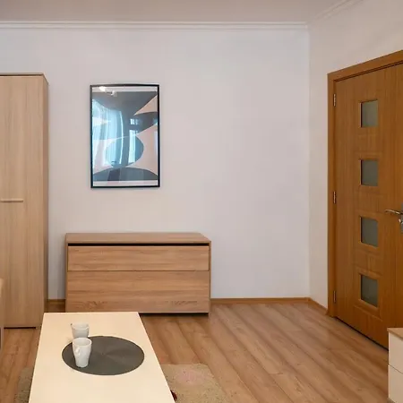 Spacious 1bdr In The Center With Free Parking