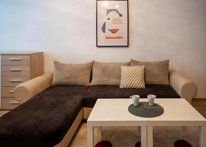 Spacious 1bdr In The Center With Free Parking *