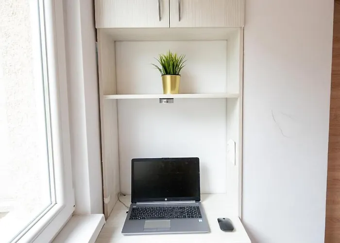 Spacious 1bdr In The Center With Free Parking *