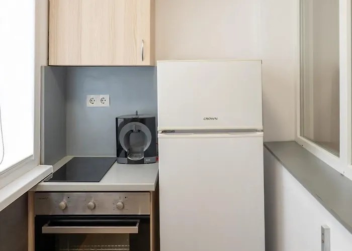 Spacious 1bdr In The Center With Free Parking Apartman