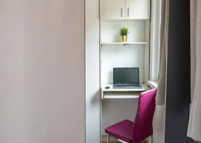 Apartman Spacious 1bdr In The Center With Free Parking