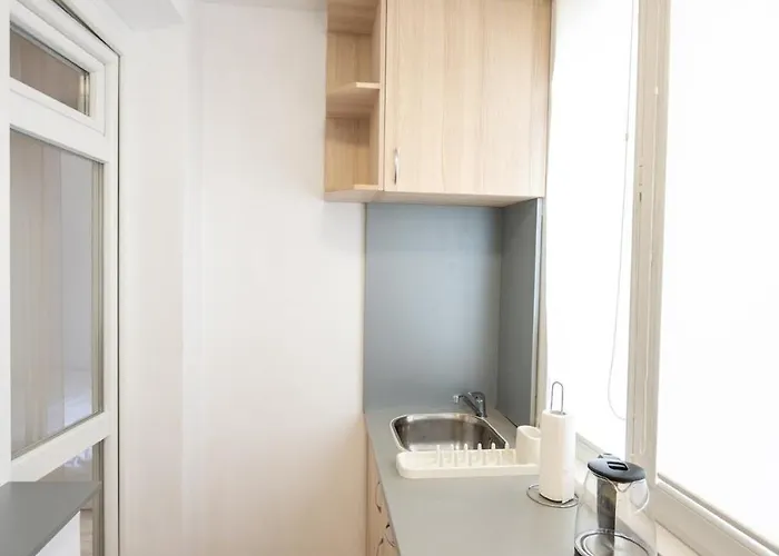 Apartman Spacious 1bdr In The Center With Free Parking *